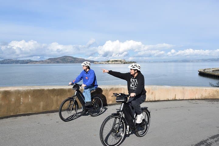 Golden Gate Bridge to Sausalito E‑Bike Tour: Ride, Views & Ferry Return photo 3