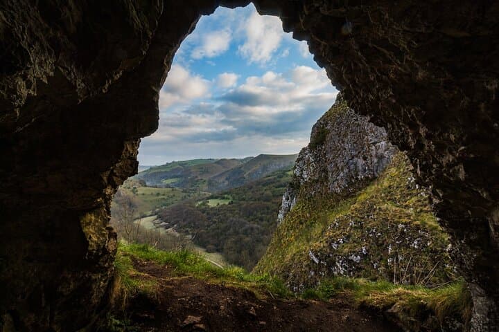Full-Day Peak District Tour: Hardwick Hall, Castleton & Peak Cavern from Manchester photo 2