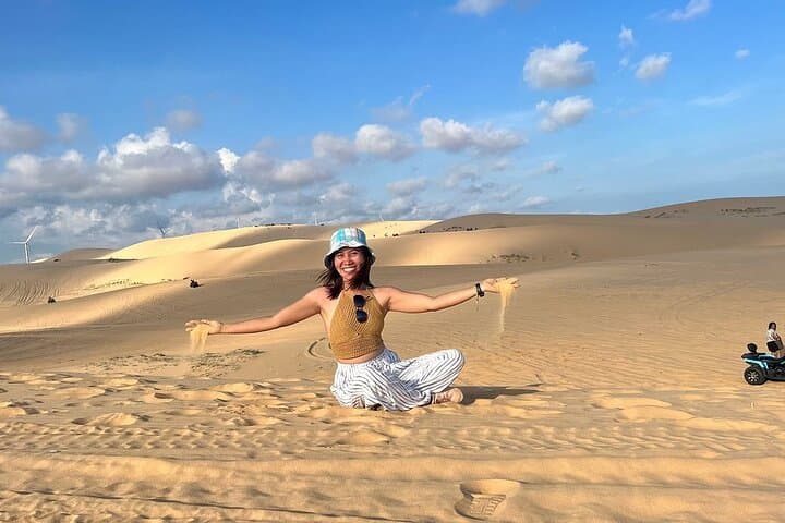 Mui Ne Sand Dunes Jeep Tour: Sunset, Sandboarding & Fairy Stream photo 5