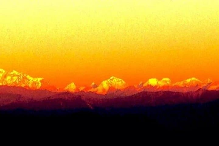 Nagarkot Sunrise & Bhaktapur Durbar: Morning Himalayan Panorama and Newari Heritage