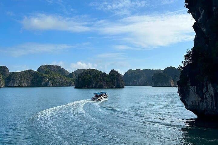 Private Canoe & Kayak Discovery: Lan Ha Bay to Viet Hai Village photo 3