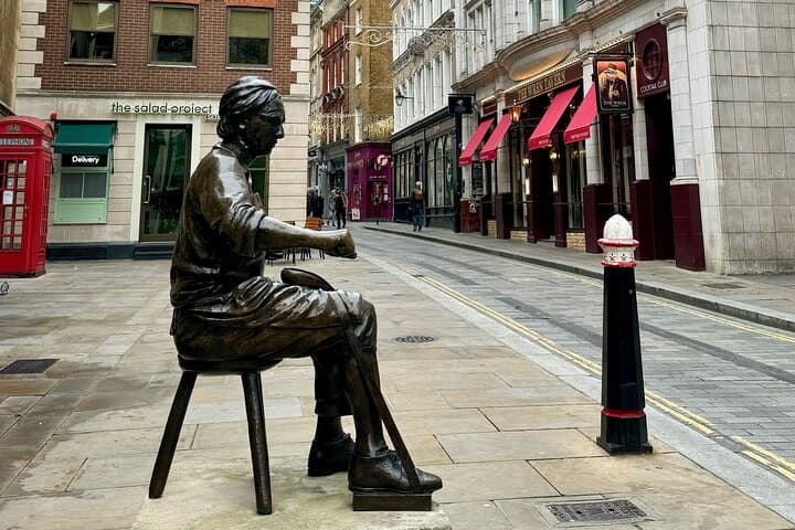Fashion in the Square Mile: City of London Walking Tour
