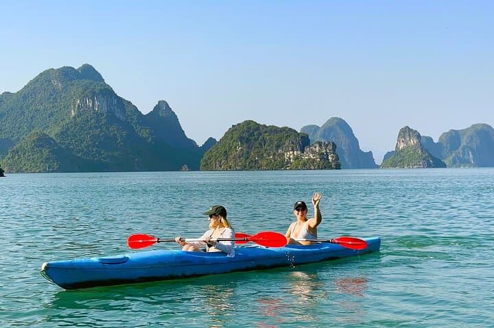 Private Canoe & Kayak Discovery: Lan Ha Bay to Viet Hai Village photo 4