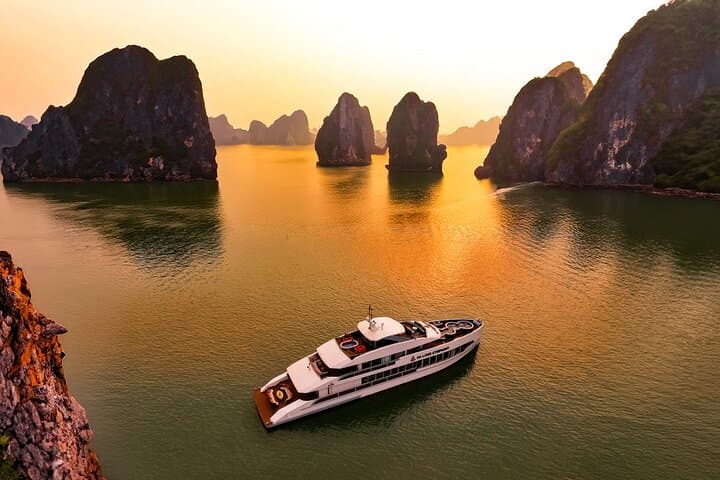 Halong Bay Symphony 5-Star Cruise: Jacuzzi, Buffet & Cave Visits photo 4