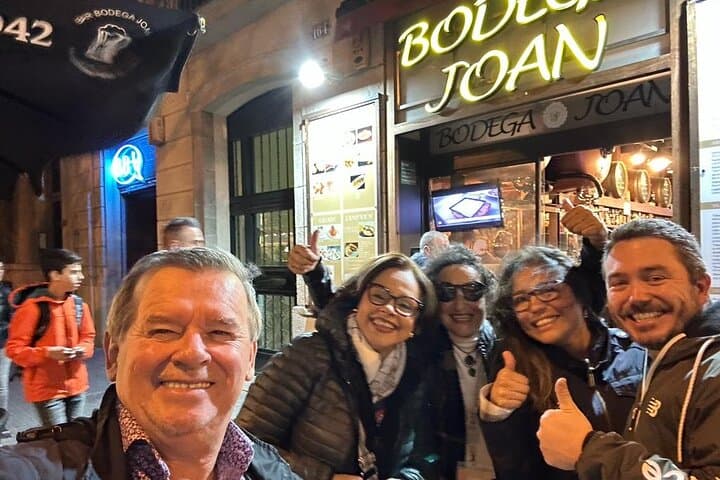 Barcelona Night Tapas Tour in the Modernist Quarter — Small-Group Food Walk photo 5