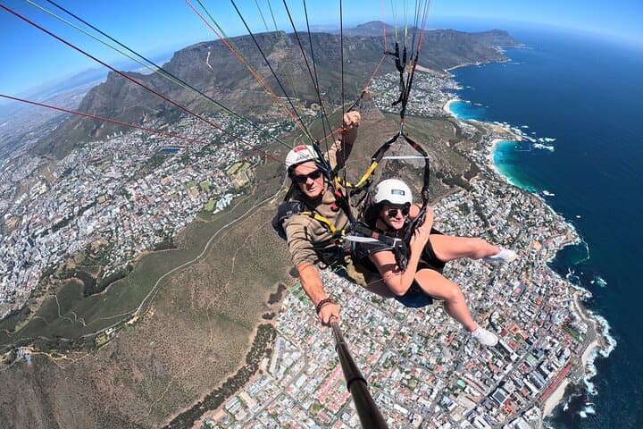 Signal Hill Tandem Paragliding with Table Mountain Views