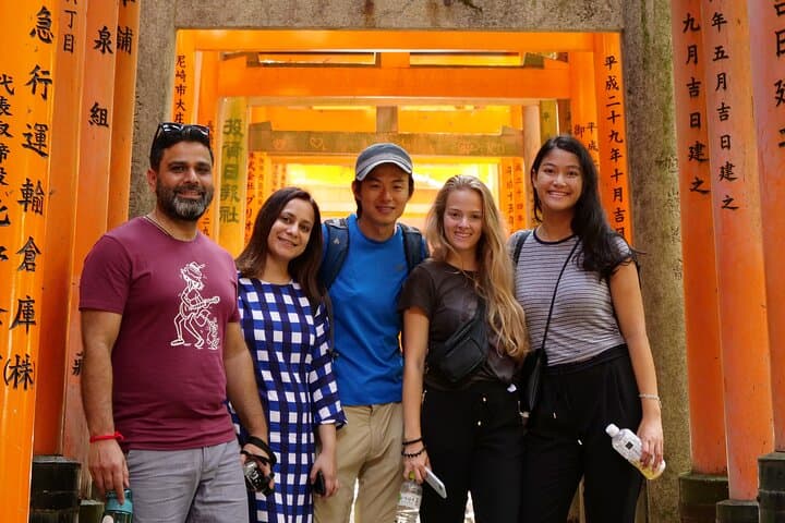 Hidden Route at Fushimi Inari: Local-Led Hike and Soba Lunch