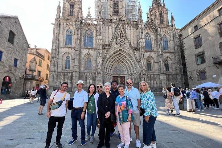 Skip-the-Line Park Guell & Sagrada Familia Private Tour — Barcelona Highlights photo 2