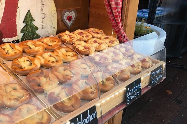 Annecy Christmas Market Scavenger Hunt — Unusual Track Game for Teams photo 6