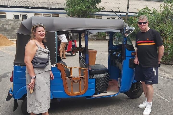 Colombo Tuk Tuk City Tour: Morning and Evening Highlights