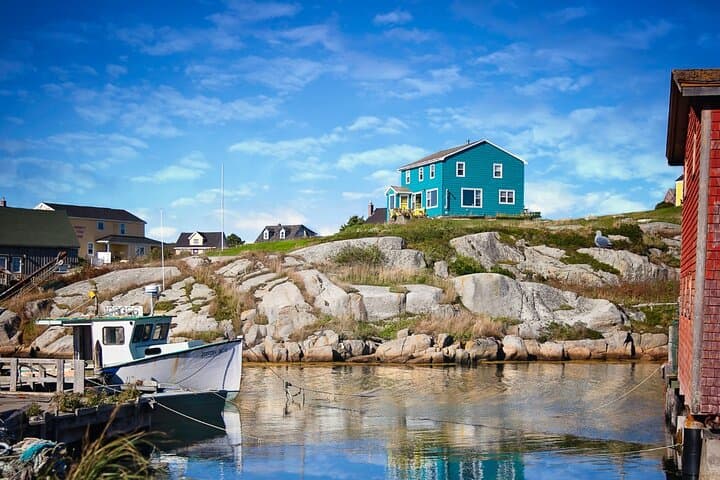 Private Peggy's Cove Lighthouse Tour from Halifax — Peggy's Point & Halifax Shore Excursion photo 3