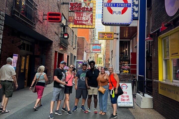 Nashville Walking Tour: History, Live Music & Insider Hacks photo 3