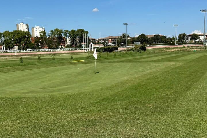 Toulouse Golf Lesson and Mini Golf: Beginner-Friendly 2-Hour Introduction photo 5