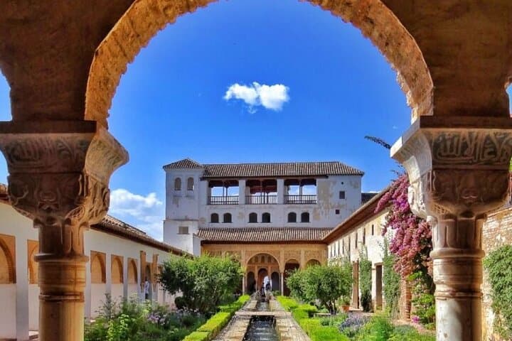 Alhambra & Generalife Day Tour from Malaga Port — Guided Visit to Granada's Nasrid Palaces photo 5
