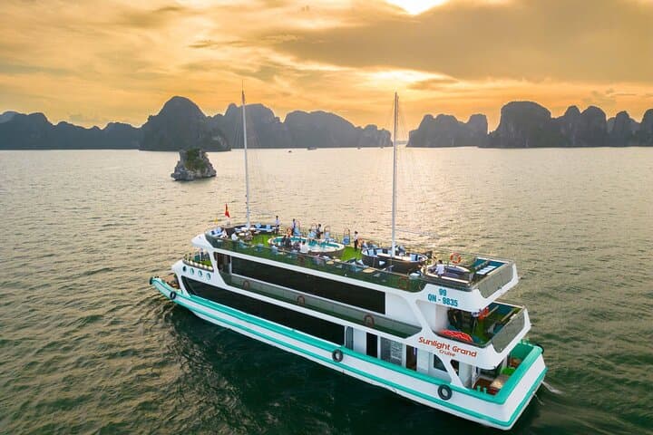 Halong Bay Day Cruise: Sunlight Luxury Amethyst Full-Day Experience