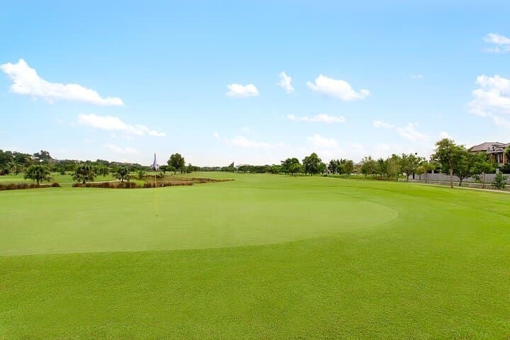 Sukajadi Golf Course Batam: An Affordable Tropical Golf Escape from Singapore photo 3