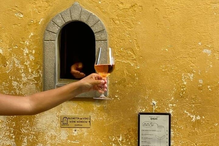 Michelangelo's David & Wine-Window Walking Tour in Florence photo 5