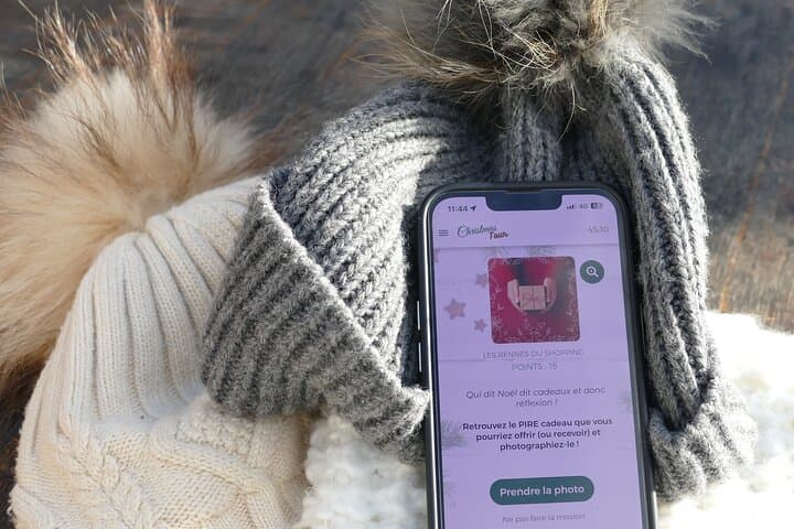 Bordeaux Christmas Market Scavenger Hunt: Unusual Track Game Experience