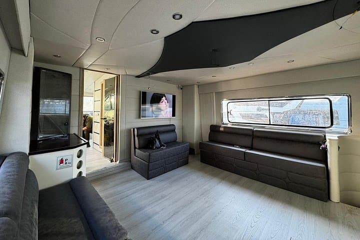 Private Bosphorus Yacht Tour in Istanbul: Luxury 2-Hour Cruise Along Two Continents photo 3