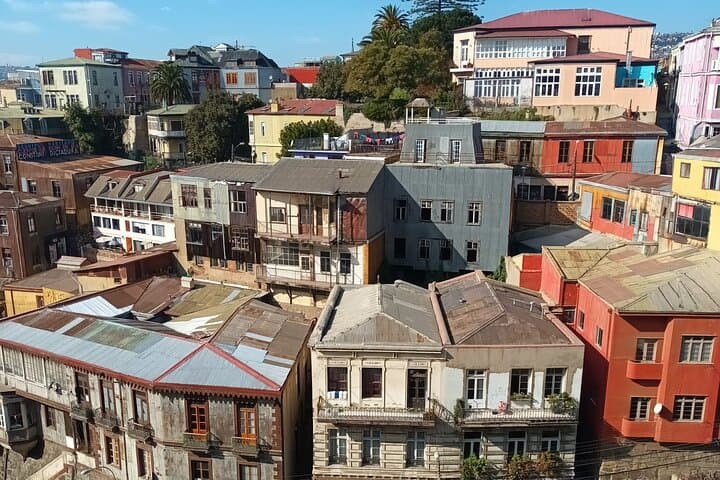 Valparaiso & Casablanca Wine Day Trip from Santiago: Private Tour Guide photo 3