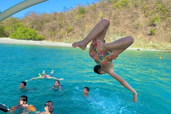 Private Snorkeling Boat Charter from Potrero Marina — Half-Day Gulf of Papagayo Adventure