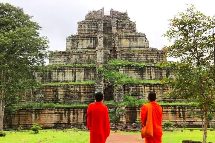 Koh Ker & Beng Mealea Day Tour from Siem Reap — Prasat Thom Pyramid and Overgrown Beng Mealea photo 3