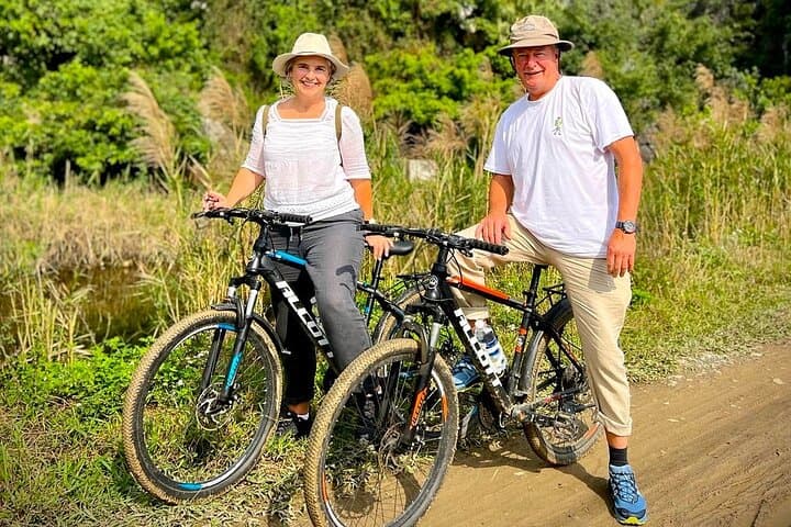 Explore Trang An and Bich Dong: Full-Day Luxury Tour from Hanoi