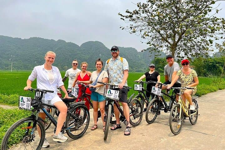 Explore Trang An and Bich Dong: Full-Day Luxury Tour from Hanoi photo 6