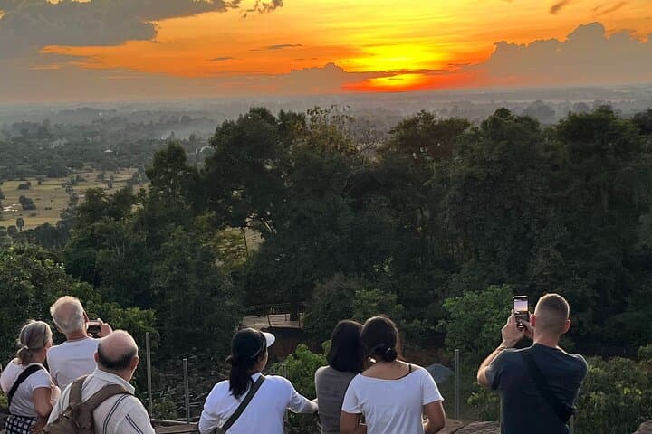 Angkor Wat Hidden Gems: Sunset & Small-Group Tour photo 2