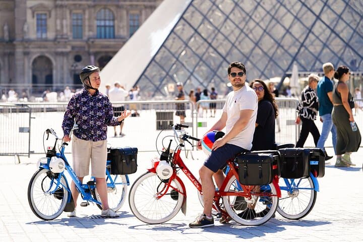 Chic Paris on a Vintage Solex: Private Right Bank Ride photo 2