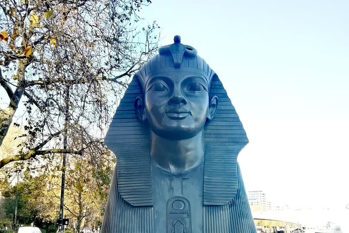 Quirky Hidden Historical Sites Walking Tour in London