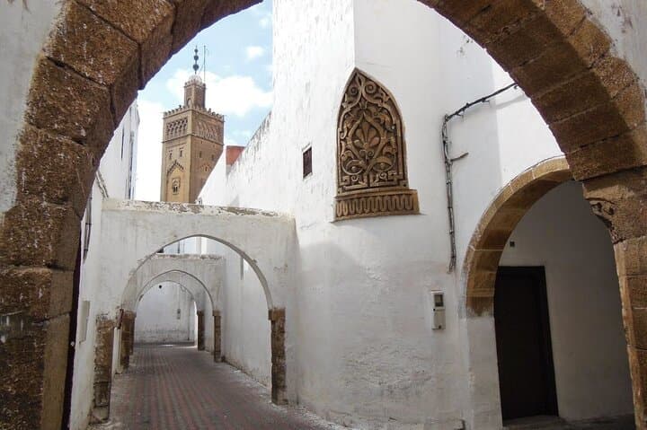 Casablanca Luxury Guided City Tour — Hassan II, Corniche & Old Medina photo 2