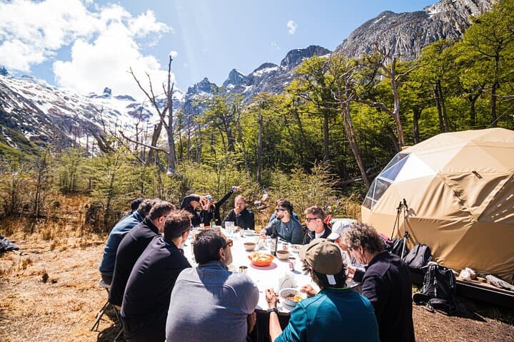 Hike to Laguna Esmeralda: Trek the Emerald Lagoon and Lunch at a Mountain Refuge near Ushuaia