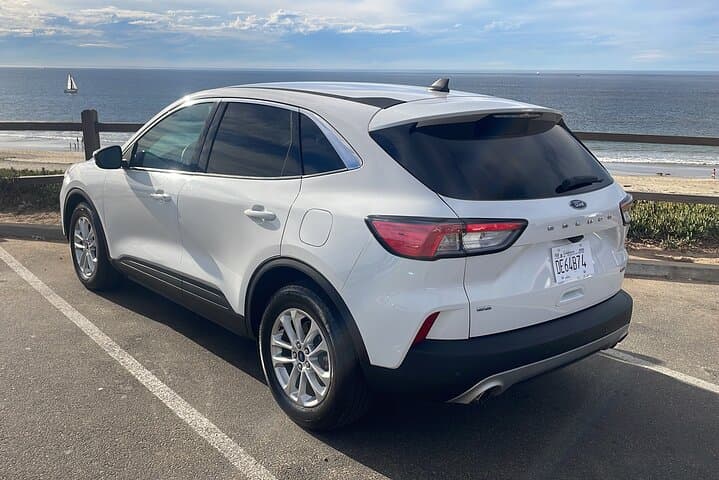 Private LAX Airport Transfer: Comfortable SUV Ride Between LAX and Los Angeles