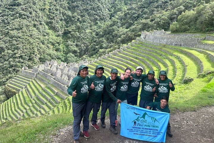 Classic 4-Day Inca Trail to Machu Picchu with Panoramic Train photo 5