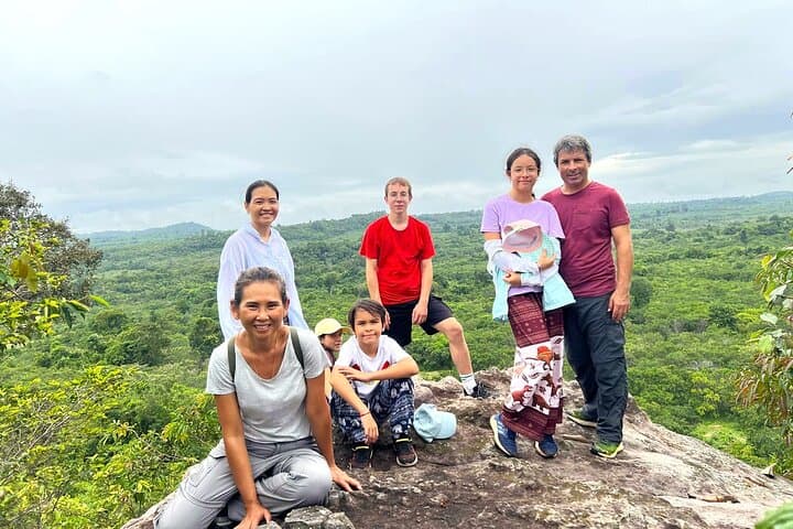 Jungle Trek to Phnom Kulen: Valley of 1000 Lingas & Waterfall Swim from Siem Reap