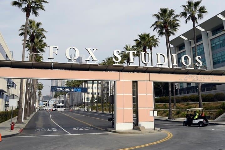 Private Los Angeles Top Attractions Tour — Hollywood, Beaches & Beverly Hills photo 3
