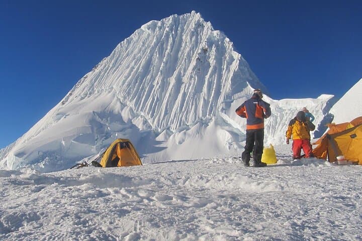 Alpamayo Climbing Expedition: 6-Day Summit from Huaraz photo 3