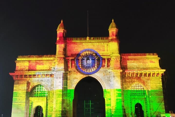 Discover the Enchanting Mumbai by Night: An Unforgettable Sightseeing Tour photo 2