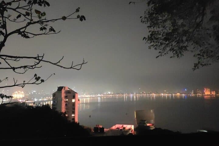 Discover the Enchanting Mumbai by Night: An Unforgettable Sightseeing Tour photo 4