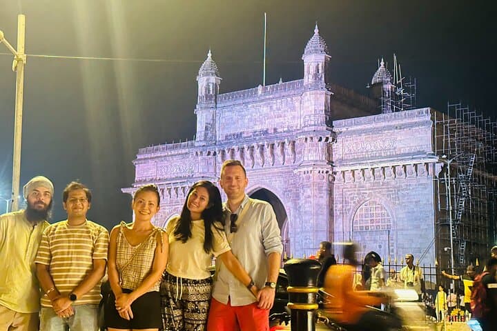 Discover the Enchanting Mumbai by Night: An Unforgettable Sightseeing Tour