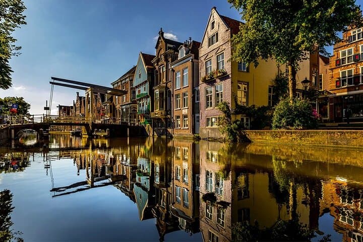 15-Minute Amsterdam Rickshaw Ride: Private Scenic Tour Through the Canal District photo 4