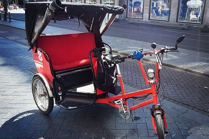 15-Minute Amsterdam Rickshaw Ride: Private Scenic Tour Through the Canal District photo 5