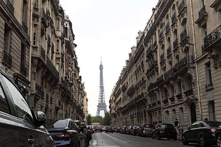 Half-Day Private Paris Sightseeing Tour with Driver — Eiffel, Champs-Élysées & Louvre photo 5