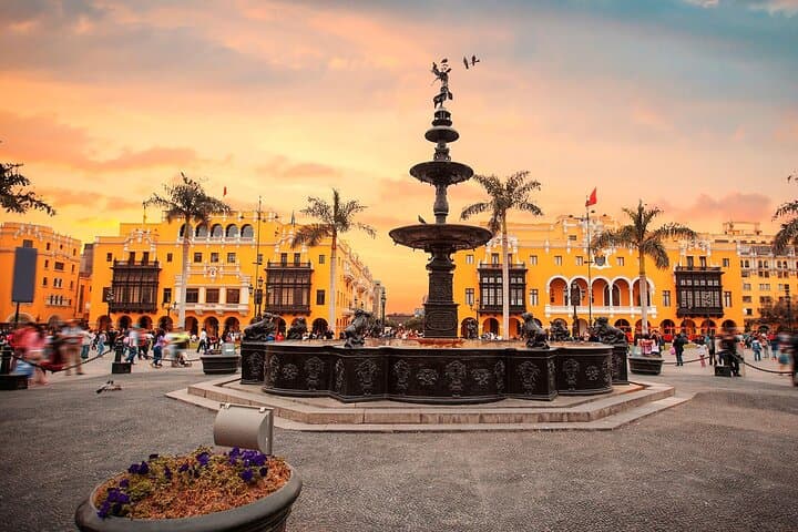 Lima Colonial and Modern Circuit — Guided City Tour of Historic Center & Miraflores