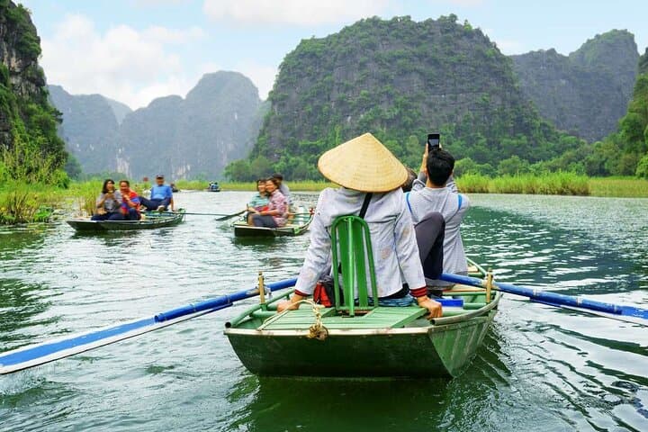 tam-coc-hoa-lu-luxury-day-tour-halong-bay-on-land photo 4