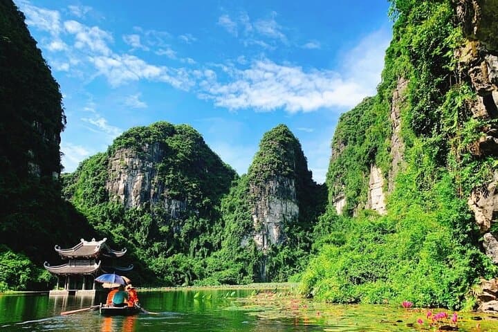 tam-coc-hoa-lu-luxury-day-tour-halong-bay-on-land photo 2