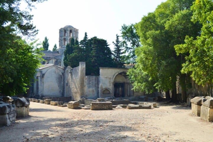 Explore Ancient Arles: Self-Guided Historical Walking Tour with App photo 2