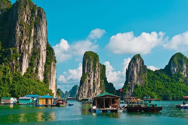 Luxury 3-Day Halong Bay Cruise from Hanoi — Kayaking, Caves & Floating Villages photo 3