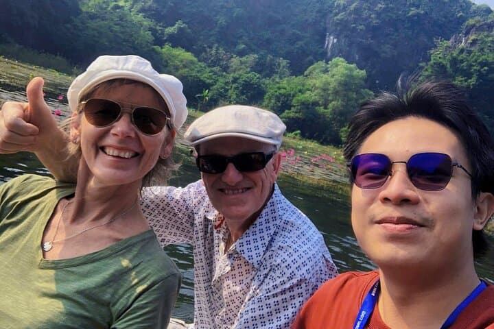 Full-Day Ninh Binh: Hoa Lu, Tam Coc Boat Ride & Mua Cave Hike photo 3